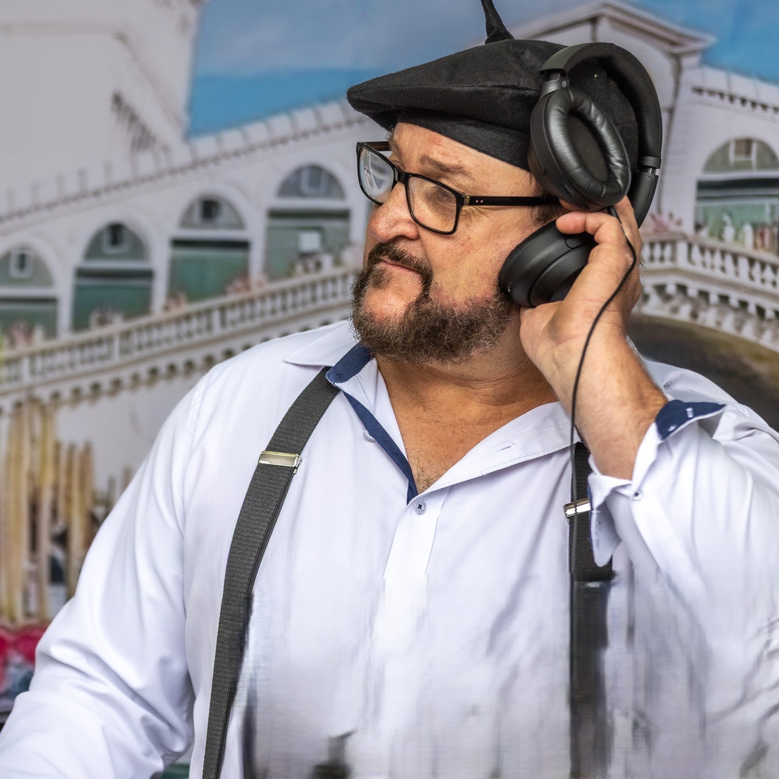 Neeno - Music Maestro & Creative Collaborator